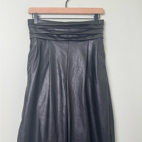 NONCHALANT LABEL Phoenix Vegan Leather Tuxedo
Pant in Black Size Medium - Picture 3 of 10